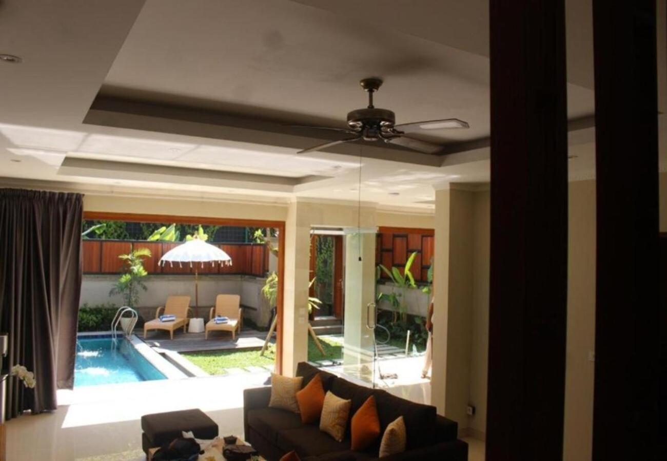 Kubu Gwk Villa Jimbaran Buitenkant foto