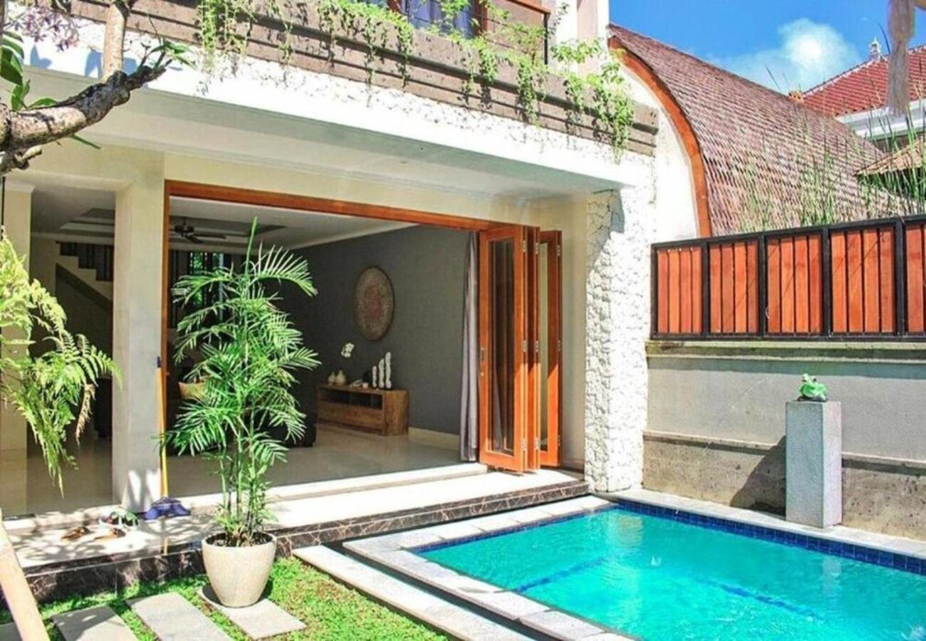 Kubu Gwk Villa Jimbaran Buitenkant foto